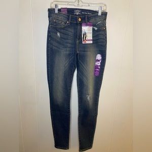 NWT Signature Levis Mid-Rise Skinny Jeans